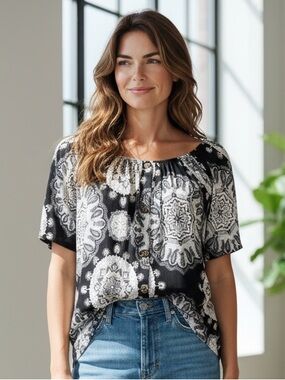 Black & White Medallion Off-Shoulder Tunic Top